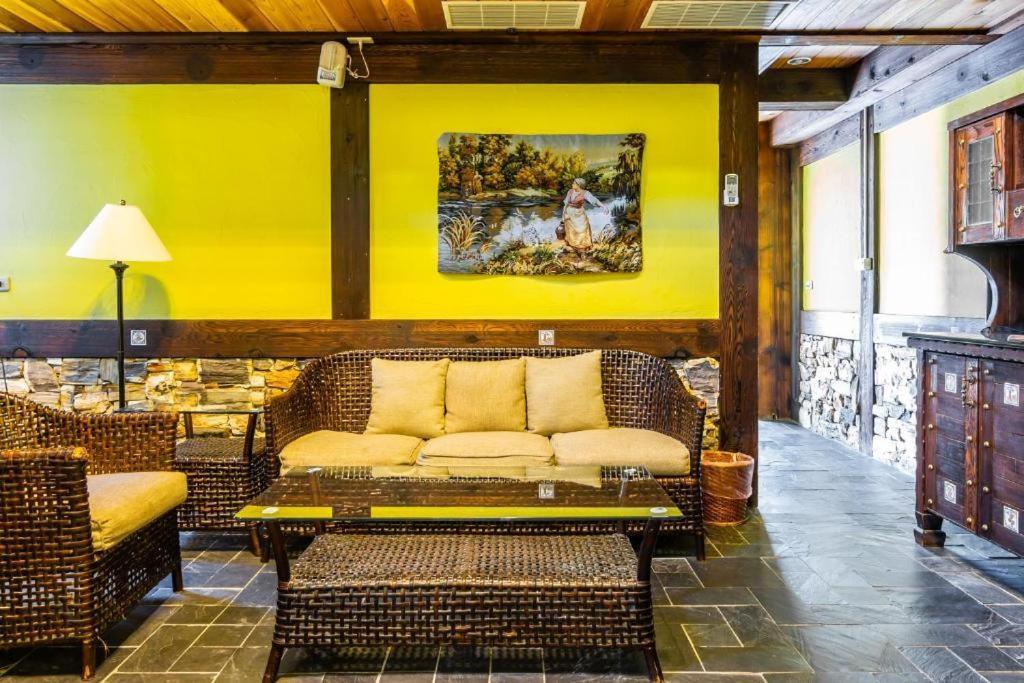 Provence Rose Lodge Renai Eksteriør bilde